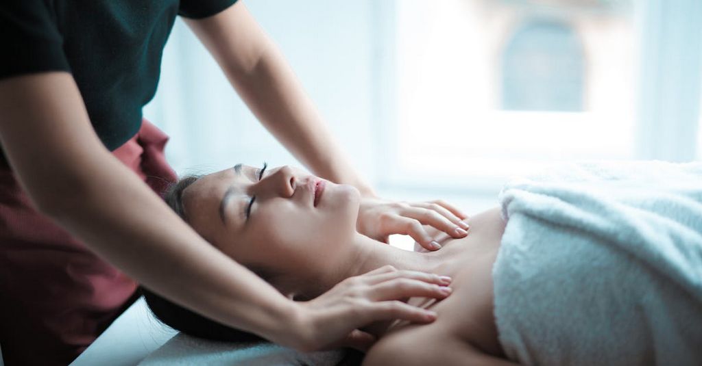 How A Prenatal Massage Enhances Your Health